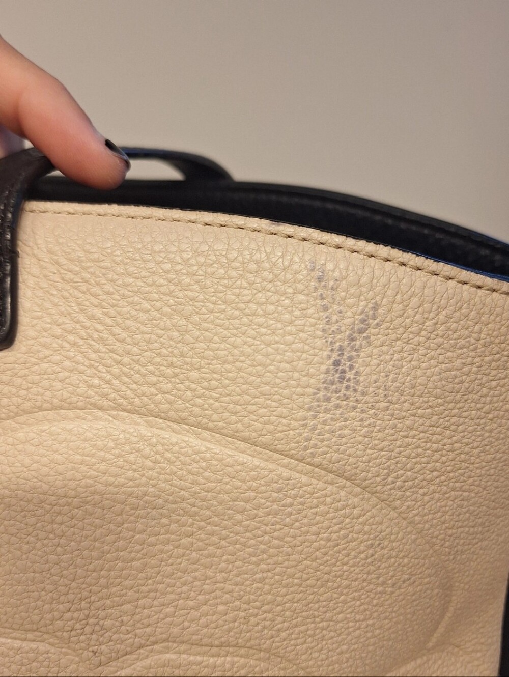 Karl Lagerfeld Paris Black & Cream Leather Tote EUC - Picture 7 of 8